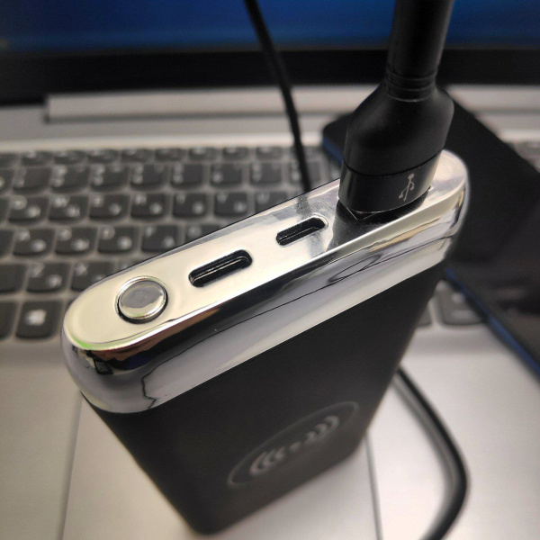 Power Bank, Портативное зарядное устройство с быстрой беспроводной зарядкой Power Bank 10000 mAh / Soft-touch покрытием, хромированные вставки